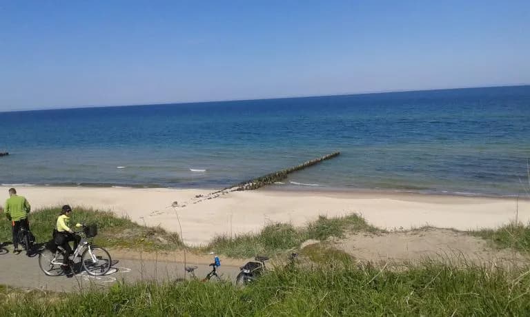 Jak dojechać z Kołobrzegu do Ustronia Morskiego - tanio i szybko