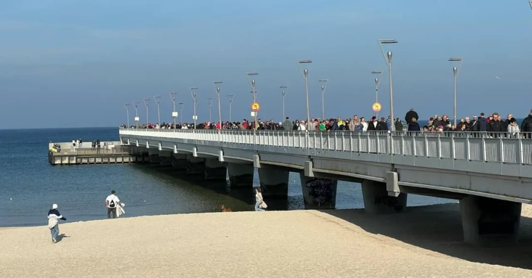 Czy molo w Kołobrzegu jest płatne? Sprawdź ceny biletów i zniżki