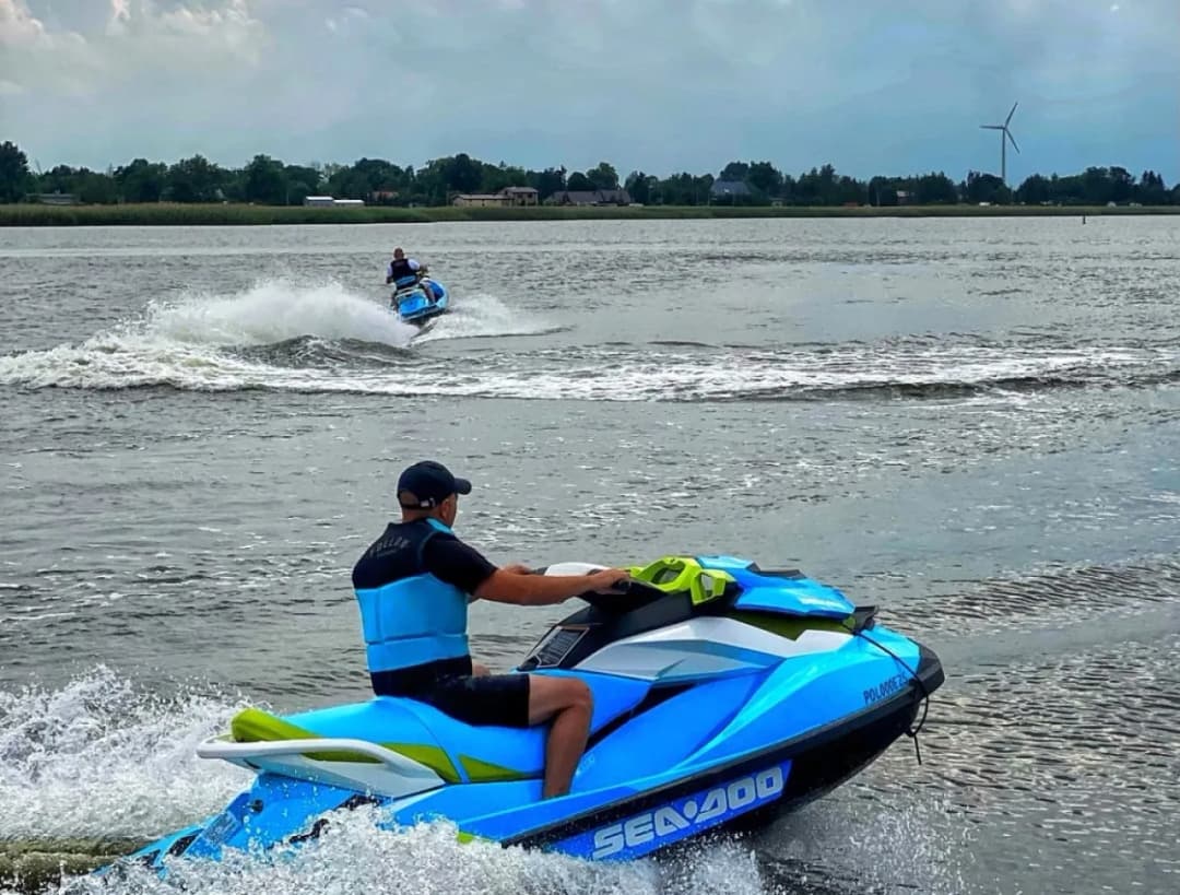 Skutery wodne w Trójmieście: przygoda, która przyspieszy wakacje!