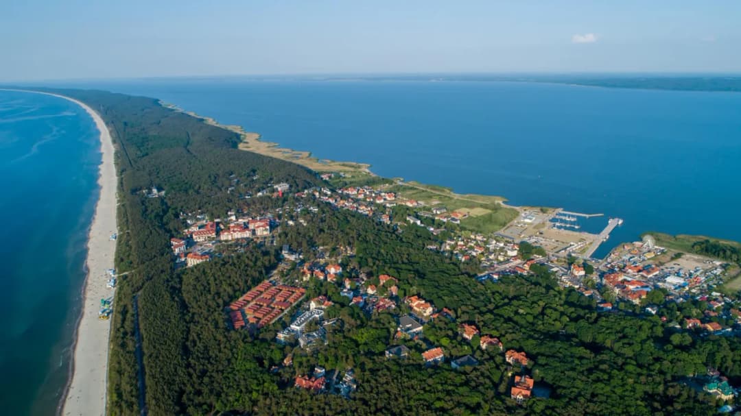 Co ciekawego w Krynicy Morskiej? Odkryj ukryte skarby i atrakcje