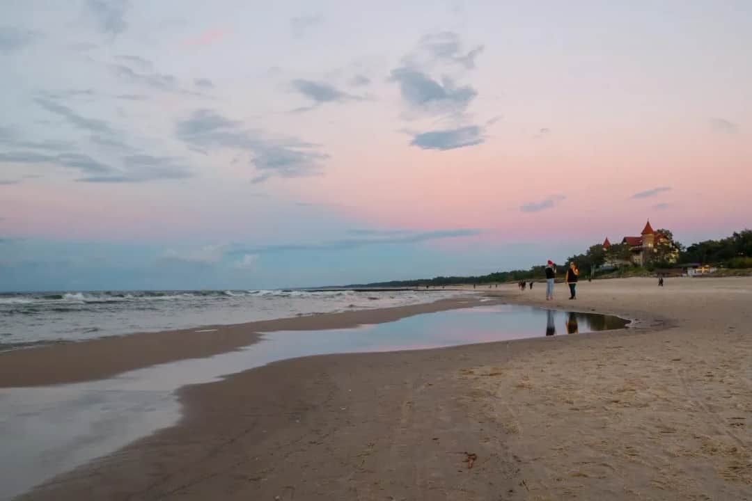 Co ciekawego w Łebie? Odkryj niezwykłe atrakcje i miejsca do zwiedzania