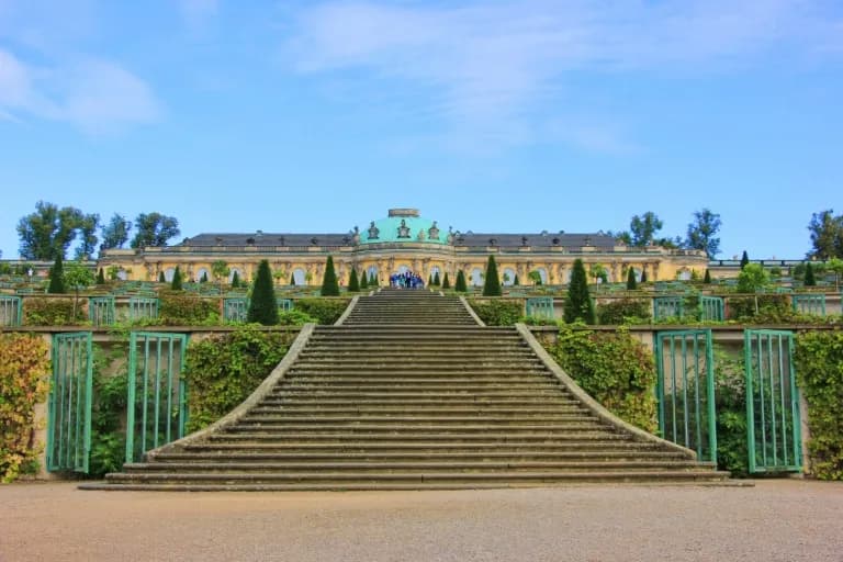 Zwiedzanie Poczdamu: 10 niesamowitych atrakcji, które musisz zobaczyć