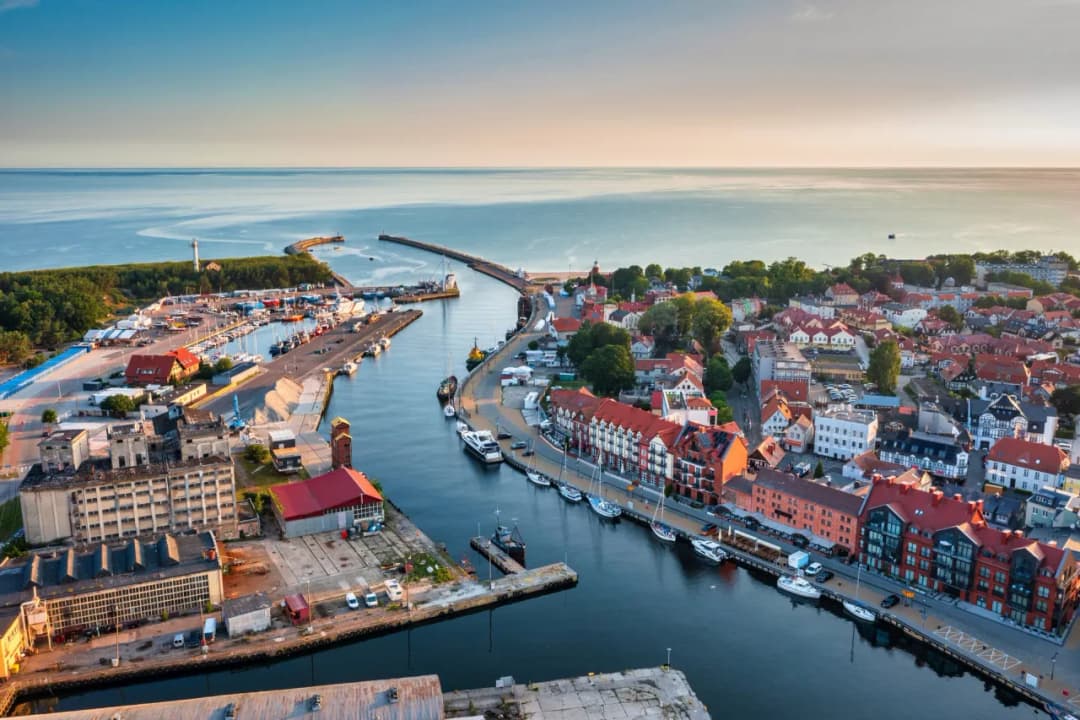 Gdzie jest Ustka? Odkryj jej lokalizację i atrakcje turystyczne