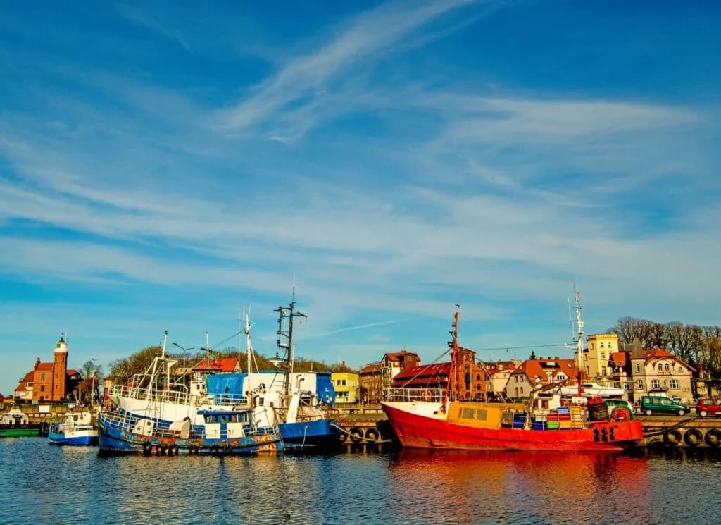 Jak dojechać z Łodzi do Ustki - najlepsze opcje i koszty podróży