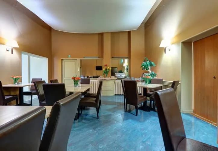 Hotel Grot Warszawa: Komfortowy Nocleg w Stolicy z Parkingiem