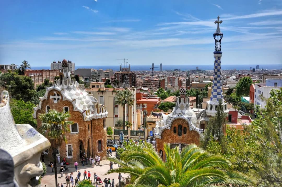 Barcelona pieszo: Top atrakcje i trasy dla zwiedzających