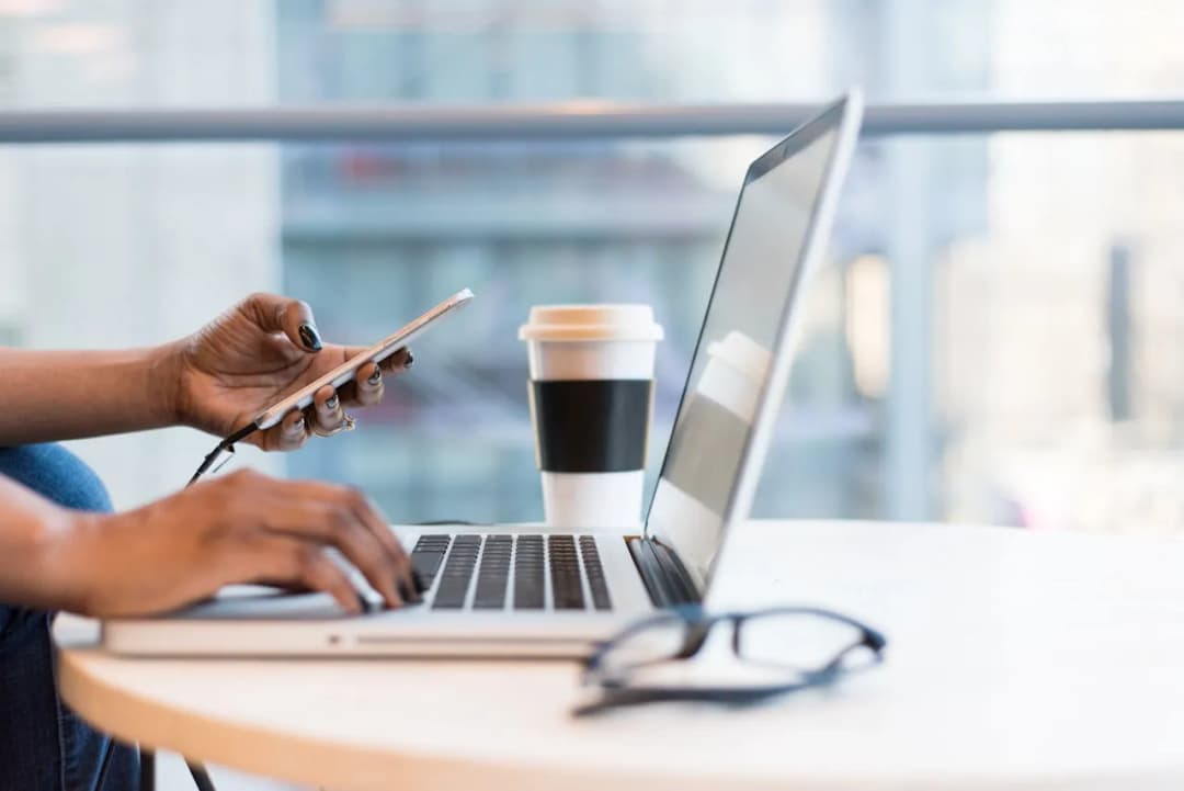 Jak zadbać o szybki i stabilny internet w domu? Kluczowe porady