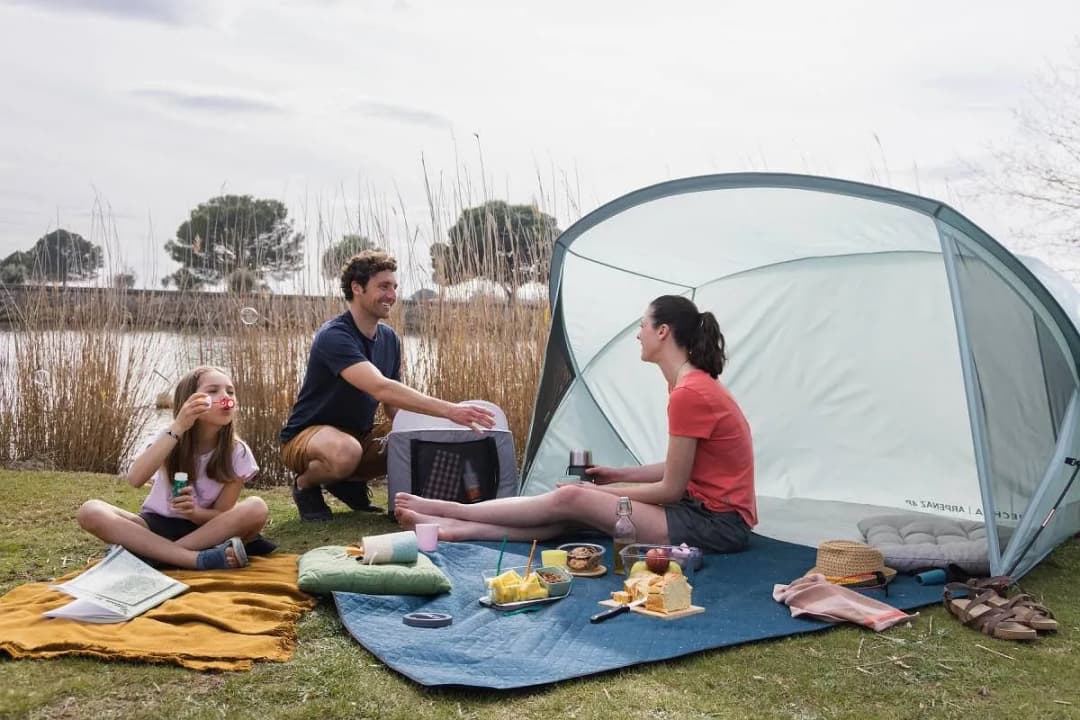 Co potrzebne na kemping: niezbędnik dla początkujących turystów